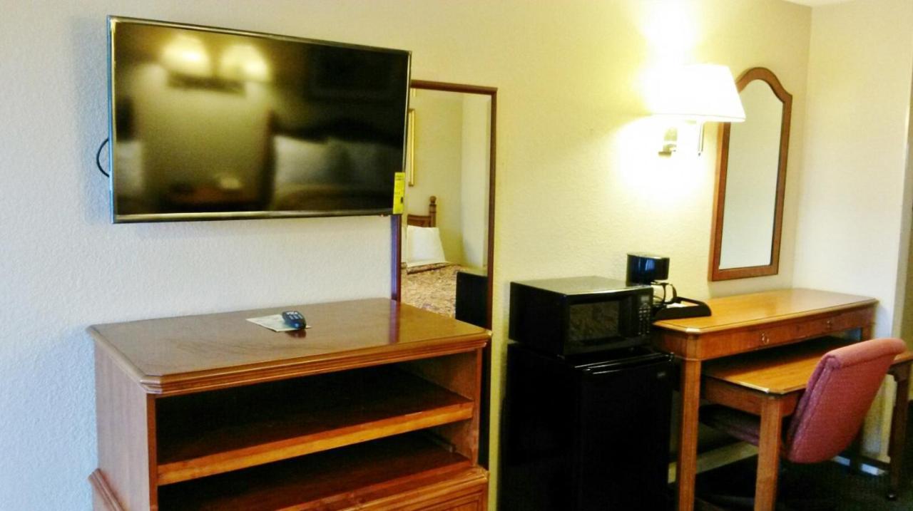 Americas Best Value Inn-Winnsboro Esterno foto