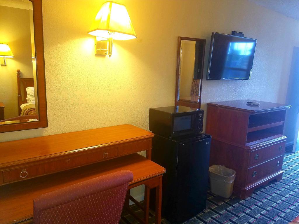 Americas Best Value Inn-Winnsboro Esterno foto