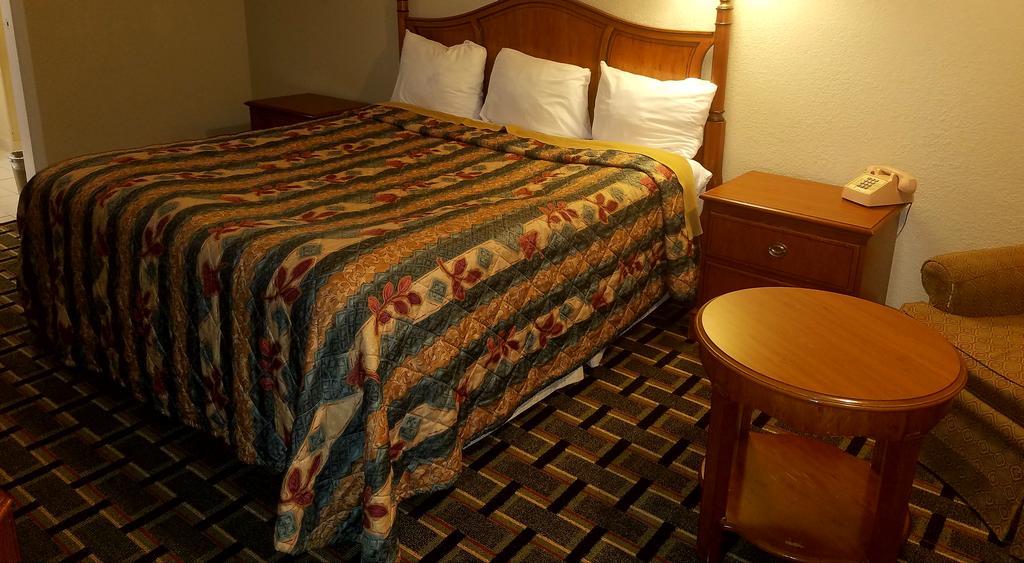 Americas Best Value Inn-Winnsboro Esterno foto