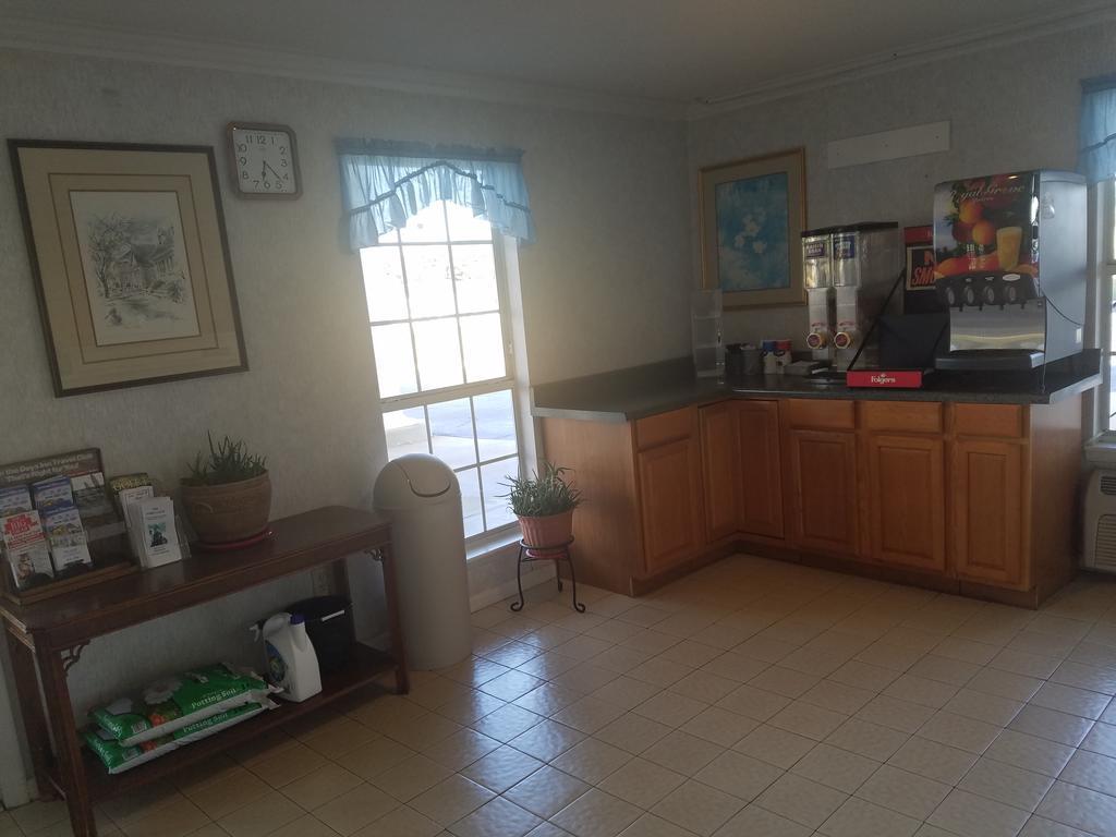 Americas Best Value Inn-Winnsboro Esterno foto
